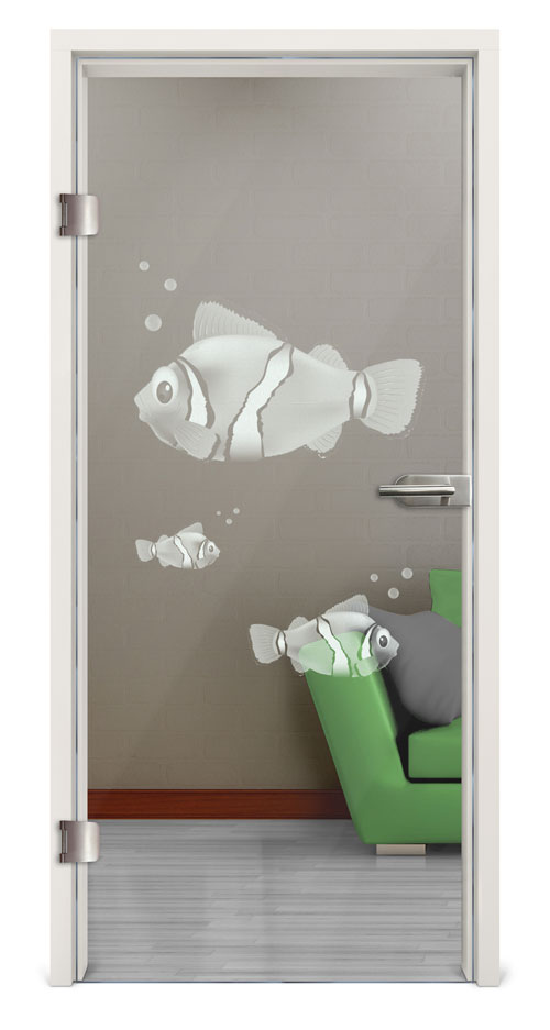 Ganzglastür mit Motiv Clownfish Lasergravur in Zarge vor Hintergrundbild